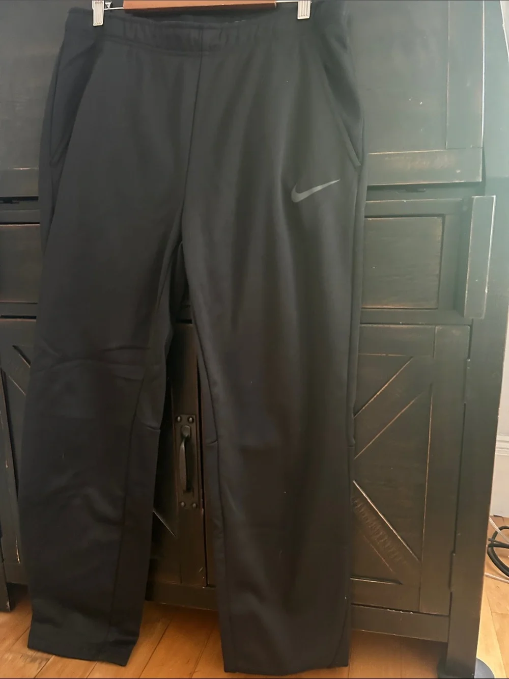 Nike Black Men's Athletic Jogger Pants with Swoosh